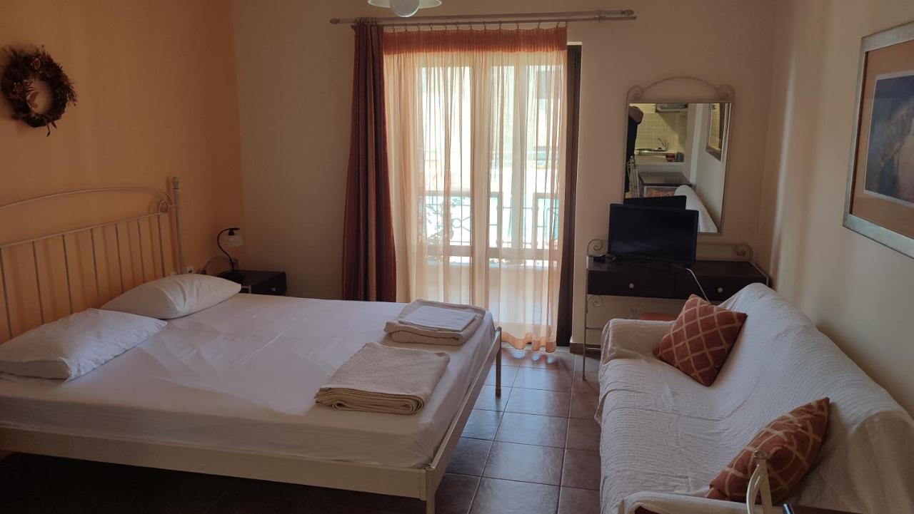 Kamarína Guesthouse Michobeis מראה חיצוני תמונה
